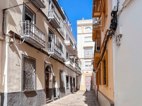 Imagen 2 de Edificio en venta en Calle Adolfo Cuellar junto a calle Zaragoza y Plaza Nueva !!!