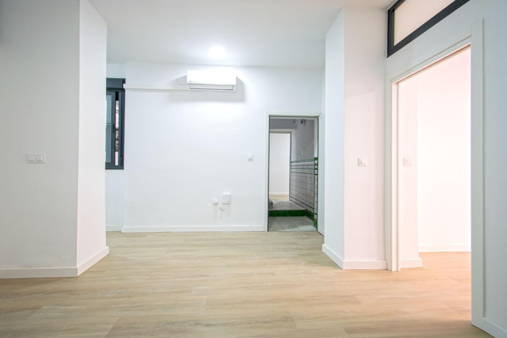 Imagen 4 de Edificio en venta en Calle Adolfo Cuellar junto a calle Zaragoza y Plaza Nueva !!!