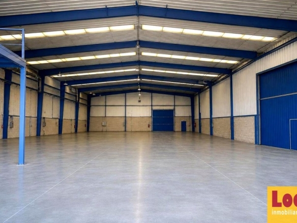 Imagen 2 de Venta de Nave multifuncional con campa en Burgos