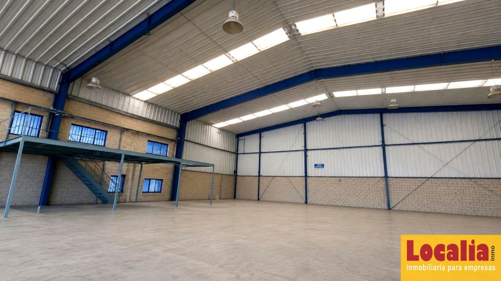 Imagen 4 de Venta de Nave multifuncional con campa en Burgos