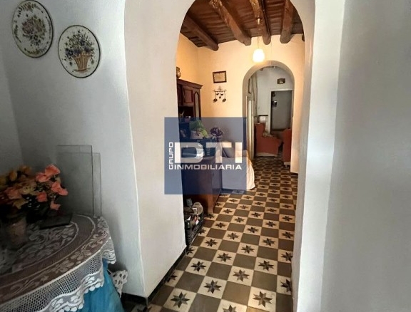 Imagen 2 de CASA EN EL CENTRO DE ARACENA DE 3 DORMITORIOS Y VISTAS A LA IGLESIA (HUELVA)