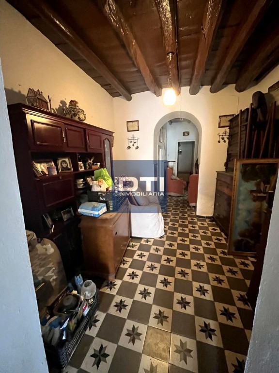 Imagen 3 de CASA EN EL CENTRO DE ARACENA DE 3 DORMITORIOS Y VISTAS A LA IGLESIA (HUELVA)