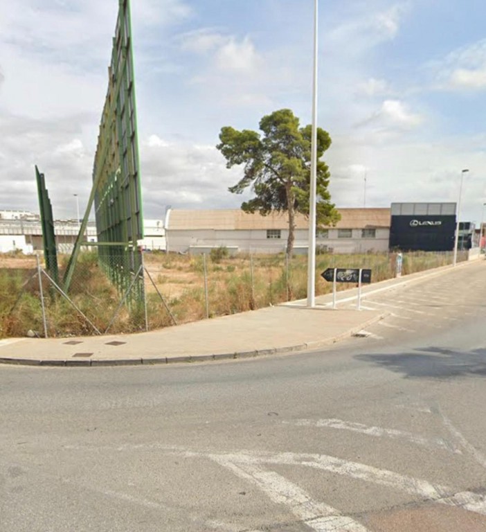 Imagen 3 de Solar industrial en Venta en Elche Alicante