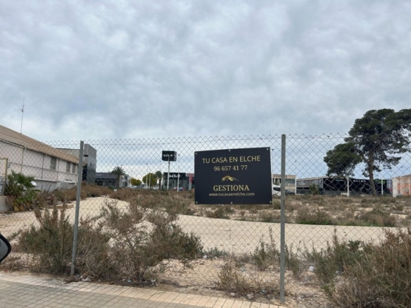 Imagen 1 de Solar industrial en Venta en Elche Alicante