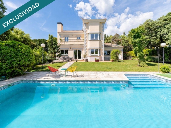 Imagen 1 de Exclusivo chalet individual con la mejor ubicación de la zona.