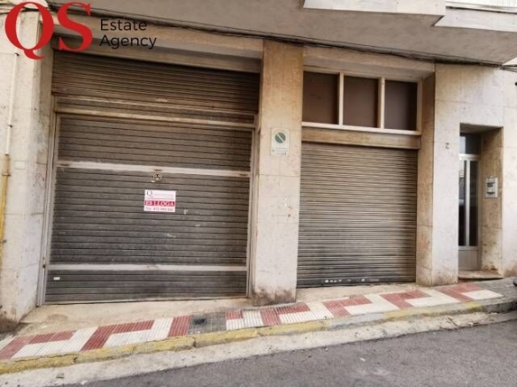 Imagen 1 de Local comercial en la zona de Los Pinos