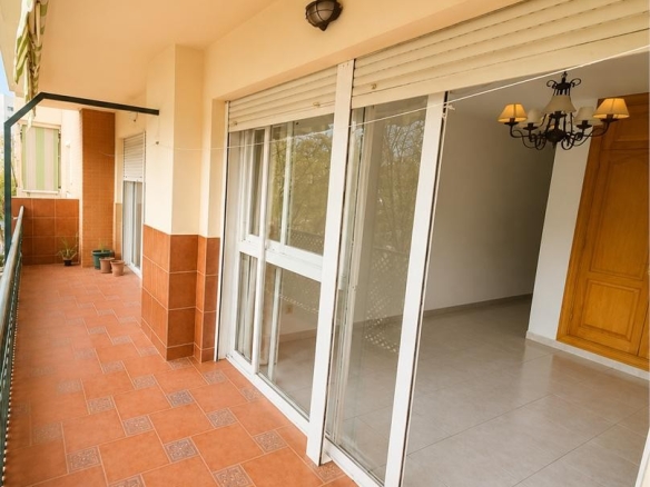Imagen 2 de ¡VENTA DE GRAN PISO DE 4 HABITACIONES EN EL CENTRO DE ESTEPONA!