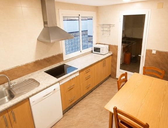 Imagen 3 de ¡VENTA DE GRAN PISO DE 4 HABITACIONES EN EL CENTRO DE ESTEPONA!