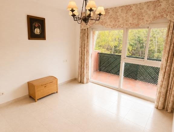 Imagen 4 de ¡VENTA DE GRAN PISO DE 4 HABITACIONES EN EL CENTRO DE ESTEPONA!