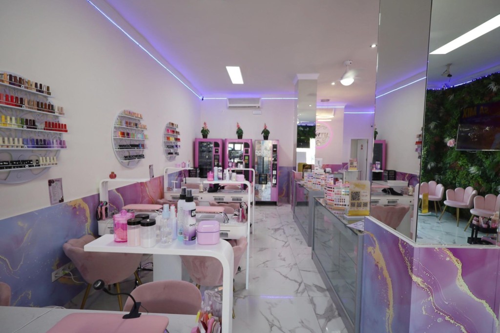 Imagen 3 de Local comercial en Venta en Benalmadena Málaga