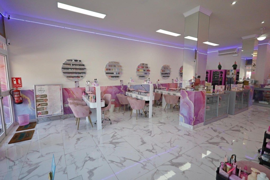 Imagen 1 de Local comercial en Venta en Benalmadena Málaga