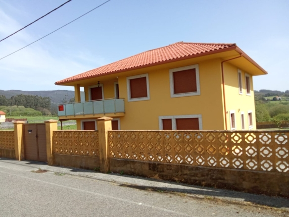 Imagen 1 de Casa-Chalet en Venta en Montoxo La Coruña
