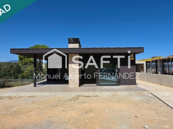 Imagen 2 de CHALET DE NUEVA CONSTRUCCIÓN CON AMPLIA PARCELA Y VISTAS AL MONTSENY — NUCLI DE LA VILA