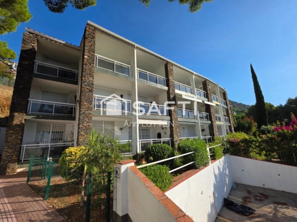 Imagen 2 de Piso con vistas al mar Canyelles Roses con parking