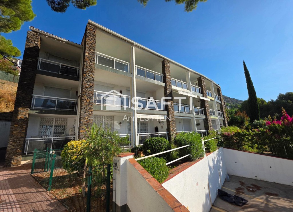 Imagen 2 de Piso con vistas al mar Canyelles Roses con parking