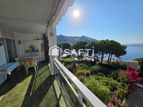 Imagen 3 de Piso con vistas al mar Canyelles Roses con parking