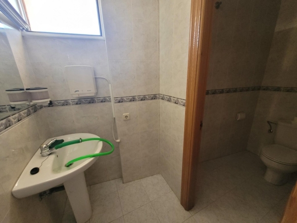 Imagen 4 de VENTA DE VIVIENDA Y LOCAL CON PARCELA ANEXA EN CARRETERA DE BAHABON