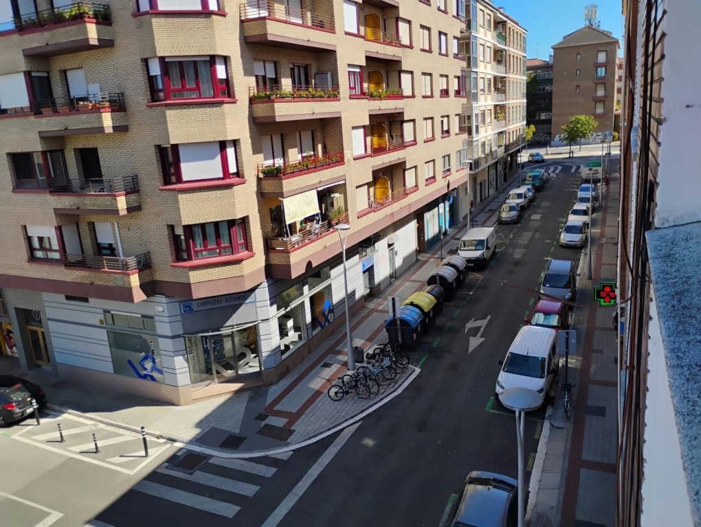 Imagen 4 de Se vente piso en zona inmejorable de Vitoria -Gasteiz