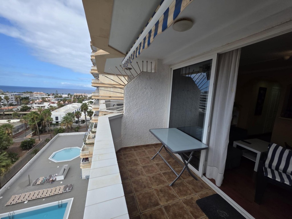 Imagen 2 de Apartamento reformado con vistas al mar en Playa de las Américas