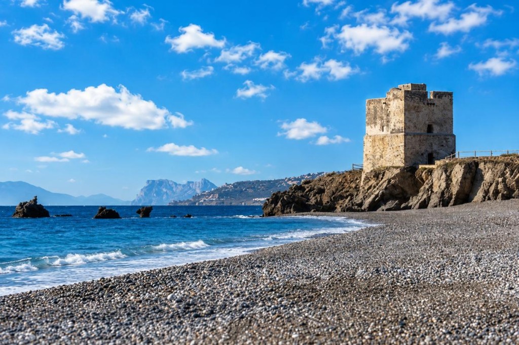 Imagen 1 de ESPECTACULARES VIVIENDAS CON VISTAS AL MAR Y AL GOLF EN DOÑA JULIA – ¡TU OASIS DE TRANQUILIDAD!