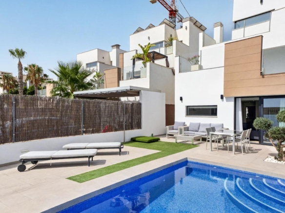 Imagen 2 de Villa de diseño con piscina privada en Guardamar del Segura