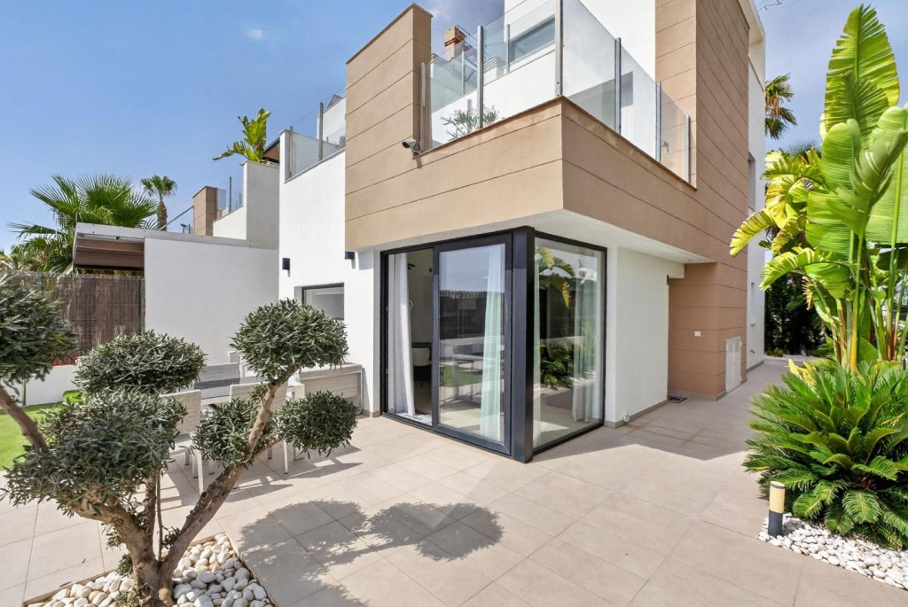 Imagen 3 de Villa de diseño con piscina privada en Guardamar del Segura