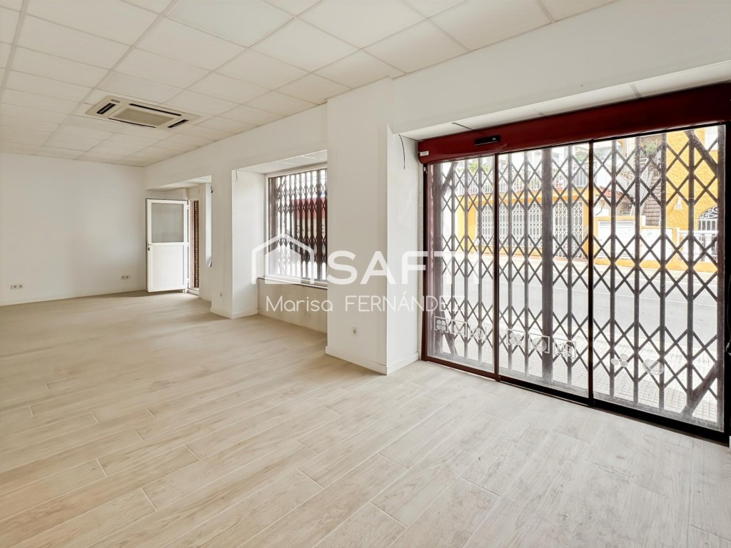 Imagen 1 de LOCAL COMERCIAL DE 50 M. EN PLAYA MUCHAVISTA -- (No admite cambio de uso a vivienda) -- ¡SIN COMISIÓN DE COMPRA!