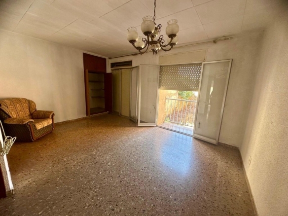Imagen 2 de Casa con garaje y piso para entrar a vivir