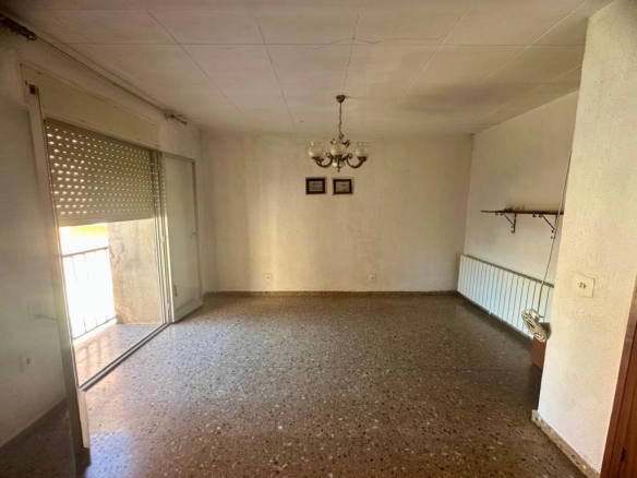 Imagen 4 de Casa con garaje y piso para entrar a vivir