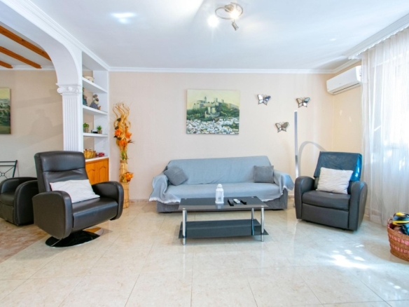 Imagen 4 de Vivienda adosada en Montequinto con club social y licencia VUT!!!
