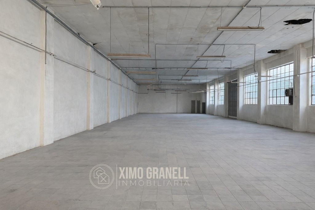 Imagen 2 de Nave industrial en Venta en Vall D Uxo