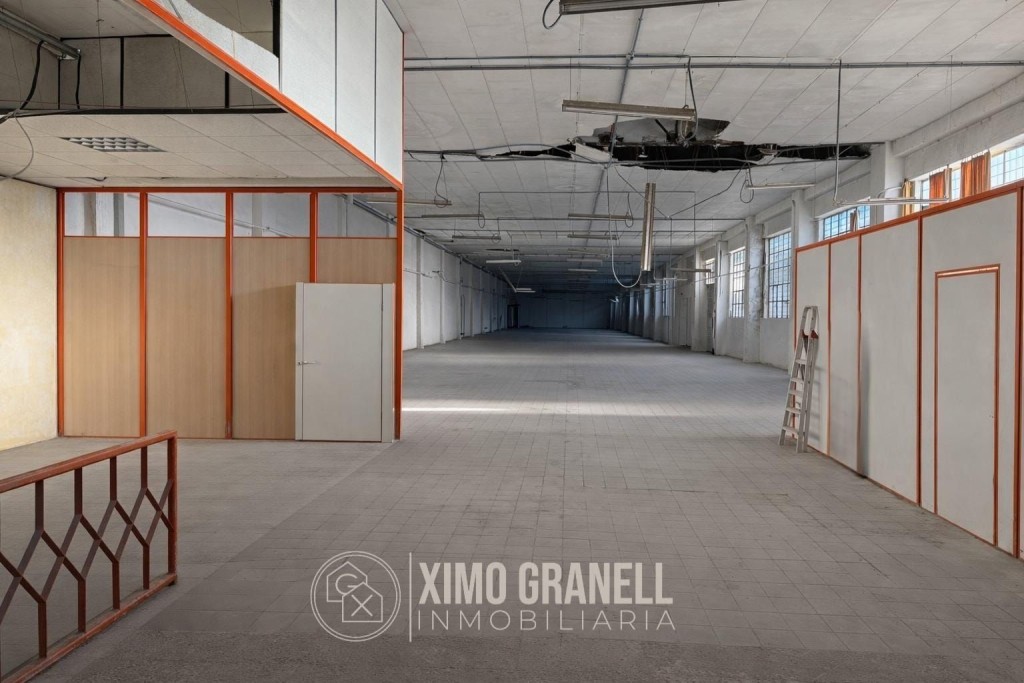 Imagen 1 de Nave industrial en Venta en Vall D Uxo