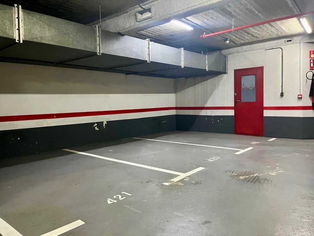 Imagen 3 de Tres plazas de aparcamiento en Paseo de Gracia