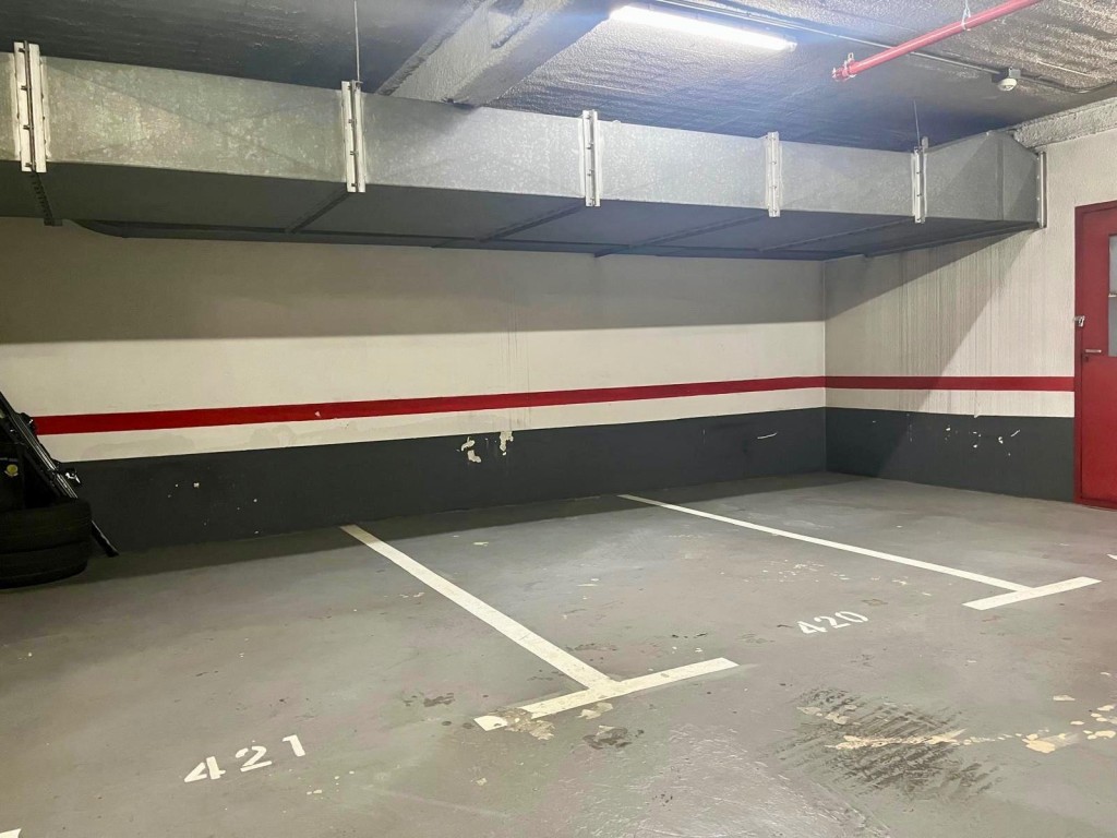 Imagen 1 de Tres plazas de aparcamiento en Paseo de Gracia