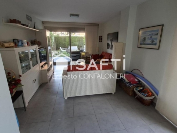 Imagen 4 de Estupendo Bajo esquinero con jardin privado en Panoramica golf