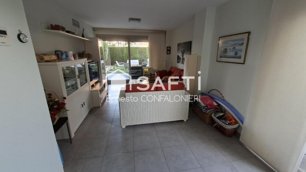 Imagen 4 de Estupendo Bajo esquinero con jardin privado en Panoramica golf