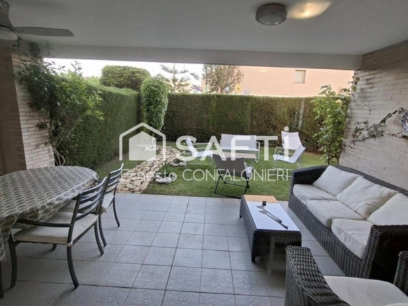 Imagen 1 de Estupendo Bajo esquinero con jardin privado en Panoramica golf