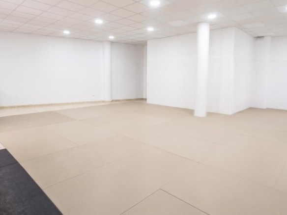 Imagen 3 de Local comercial diáfano de 110 m² | Oportunidad para inversores o negocio propio