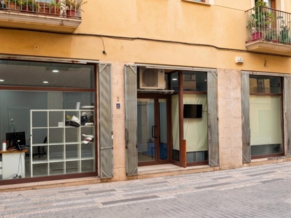 Imagen 1 de Local comercial diáfano de 110 m² | Oportunidad para inversores o negocio propio