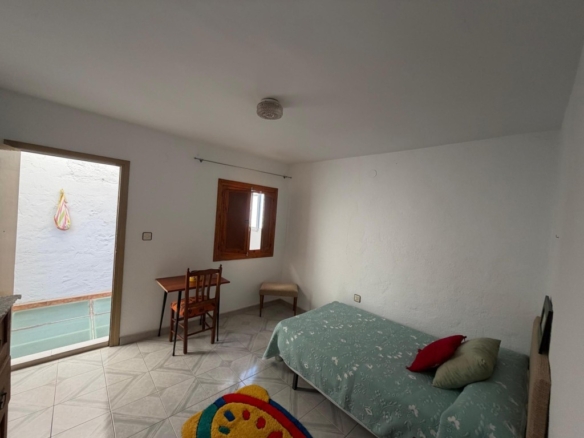 Imagen 4 de Casa con mucho potencial en Agramón (Hellín)