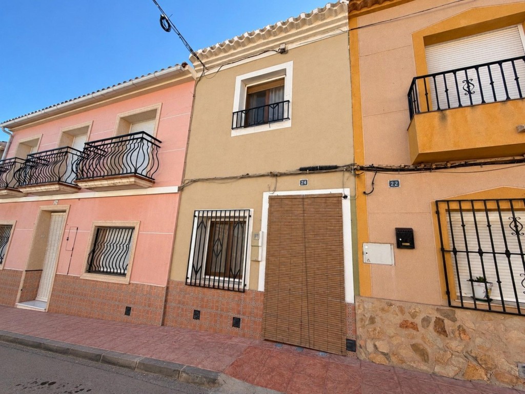 Imagen 1 de Casa con mucho potencial en Agramón (Hellín)