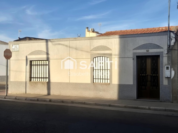 Imagen 1 de Casa en planta baja de esquina en Montijo: Terraza/Azotea con vistas