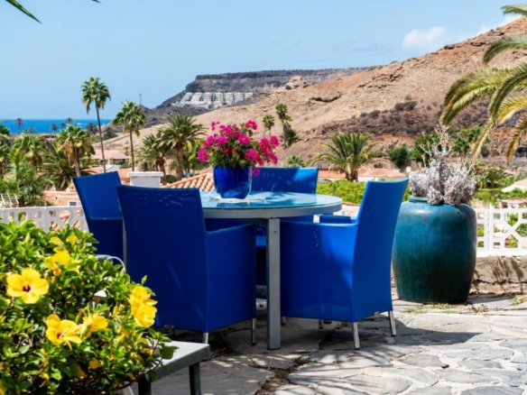 Imagen 2 de Bungalow con vistas panorámicas y ubicación privada en la atractiva zona de Tauro