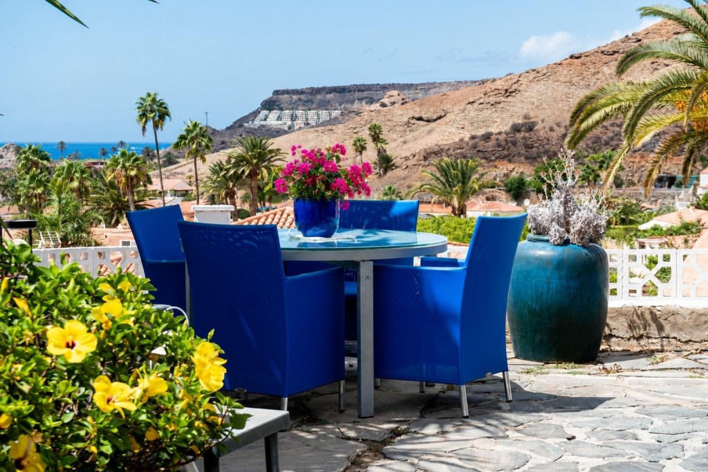 Imagen 2 de Bungalow con vistas panorámicas y ubicación privada en la atractiva zona de Tauro
