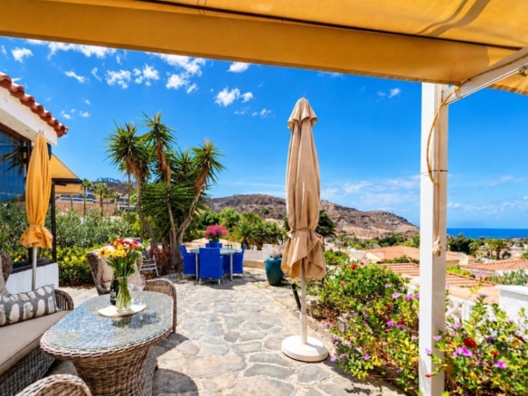 Imagen 1 de Bungalow con vistas panorámicas y ubicación privada en la atractiva zona de Tauro