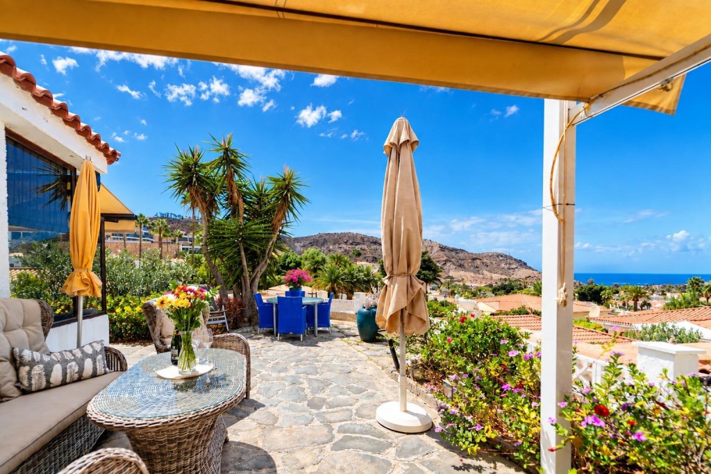 Imagen 1 de Bungalow con vistas panorámicas y ubicación privada en la atractiva zona de Tauro