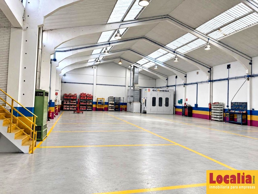 Imagen 1 de Nave industrial de 1.600 m² en Valladolid