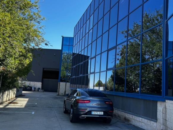 Imagen 2 de NAVE INDUSTRIAL 2.000 m² | PARCELA 3.000 m² | 11 M ALTURA | 3 PÚENTES GRUA