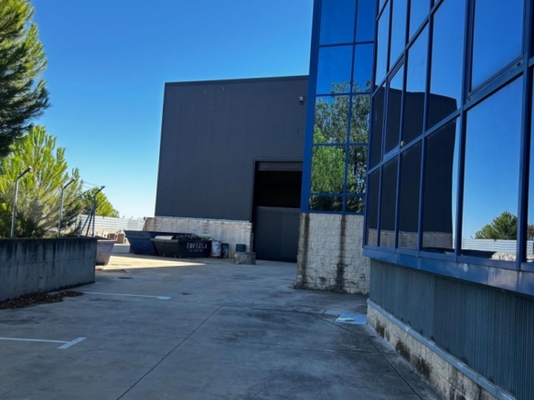 Imagen 3 de NAVE INDUSTRIAL 2.000 m² | PARCELA 3.000 m² | 11 M ALTURA | 3 PÚENTES GRUA