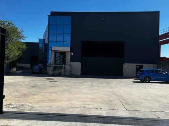 Imagen 4 de NAVE INDUSTRIAL 2.000 m² | PARCELA 3.000 m² | 11 M ALTURA | 3 PÚENTES GRUA